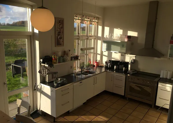 Hostel California Hinge