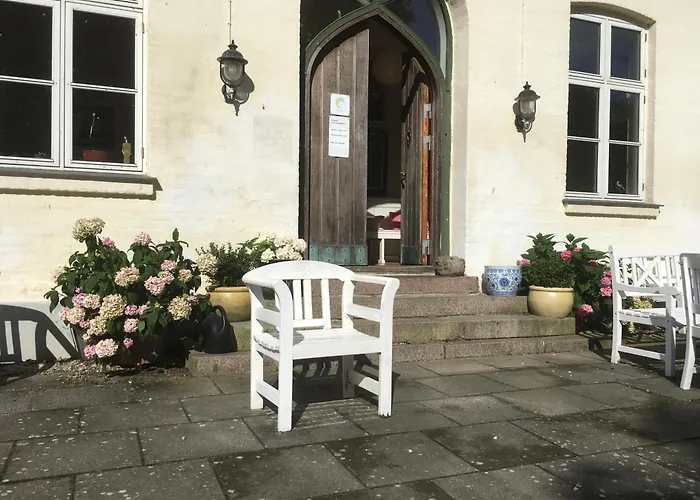 Hostel California Hinge